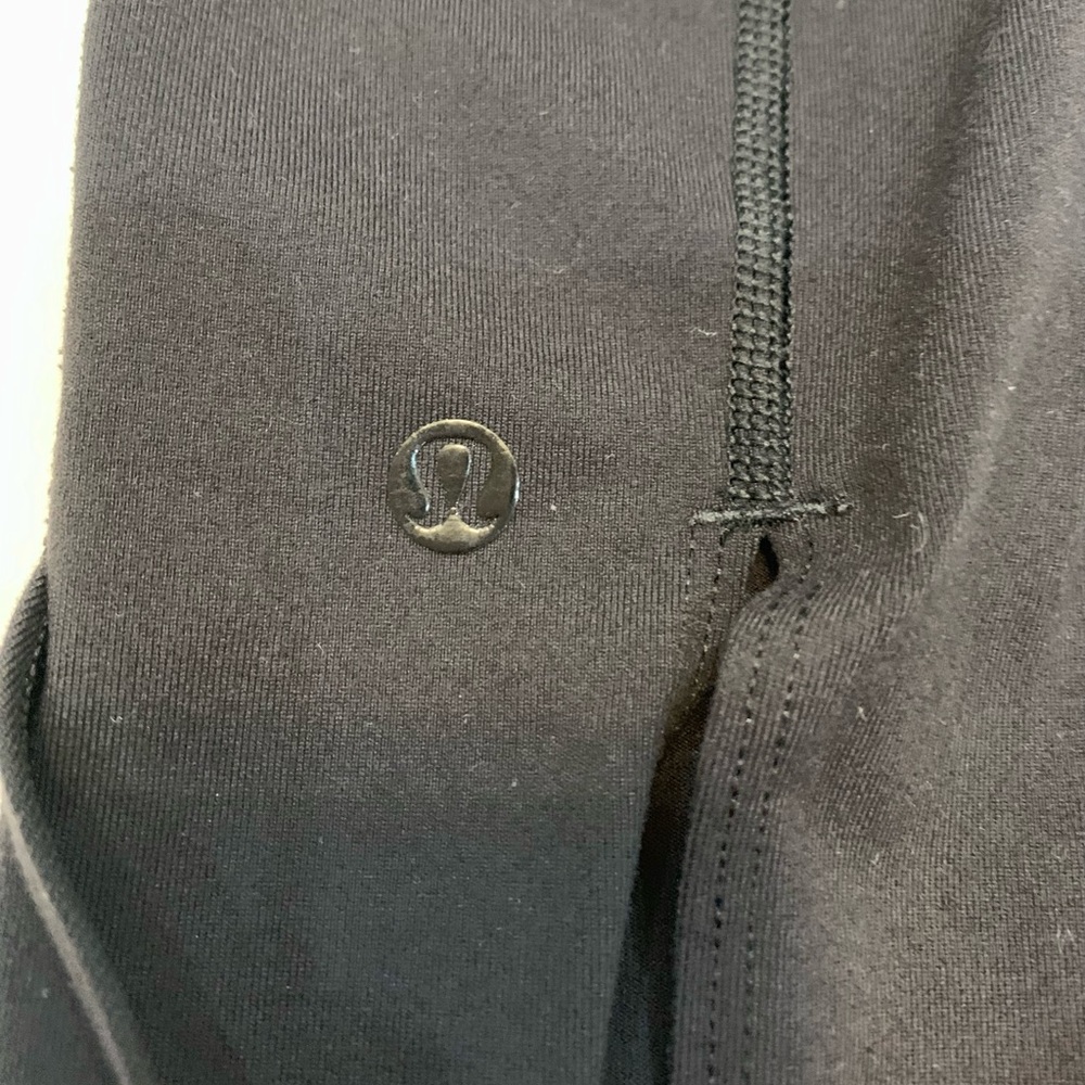 Lululemon Yin To You Crop Skirted Keyhole Crop Leggings Size 2 - Picture 13 of 13